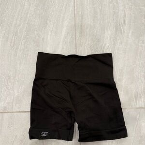 SET Active Shorts
